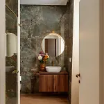 Deza Luxe Colosseum View 2br 2bt Modern Style