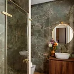 Deza Luxe Colosseum View 2br 2bt Modern Style Apartment Rom