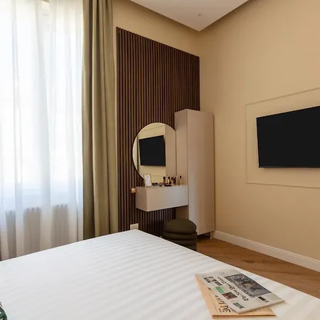 Deza Luxe Colosseum View 2br 2bt Modern Style