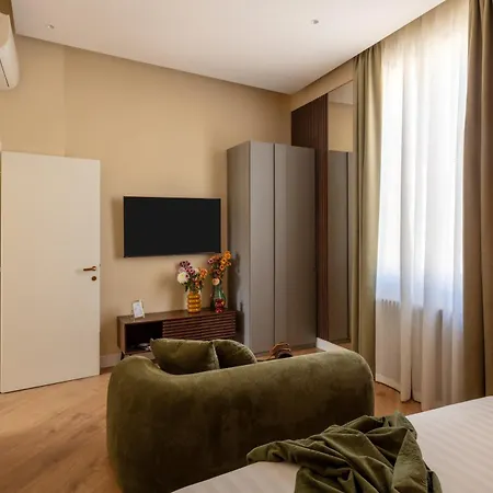 Deza Luxe Colosseum View 2br 2bt Modern Style *