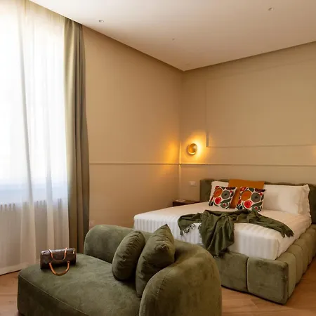 Deza Luxe Colosseum View 2br 2bt Modern Style
