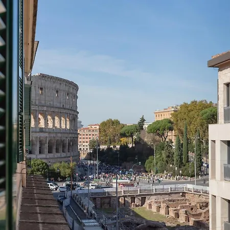 Deza Luxe Colosseum View 2br 2bt Modern Style דירה