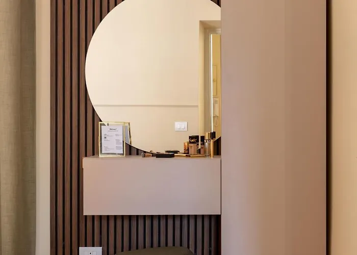 Deza Luxe Colosseum View 2br 2bt Modern Style *