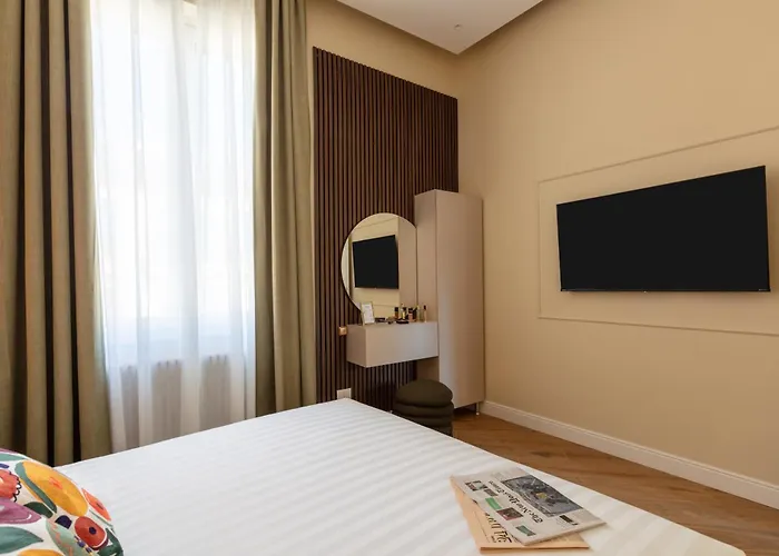 Deza Luxe Colosseum View 2br 2bt Modern Style