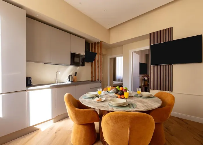 Apartment Deza Luxe Colosseum View 2br 2bt Modern Style Rom