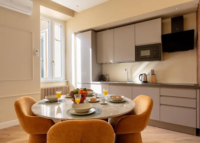 Apartment Deza Luxe Colosseum View 2br 2bt Modern Style