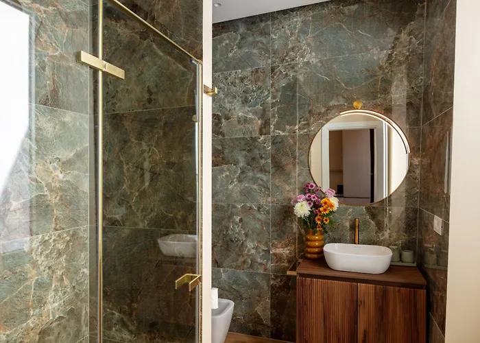 Deza Luxe Colosseum View 2br 2bt Modern Style Apartment Rom